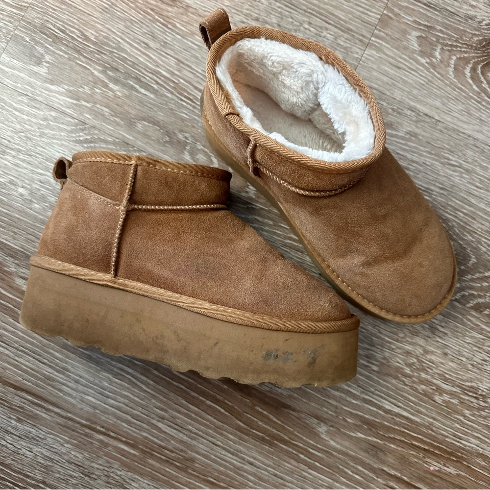 Cushionaire platform boots